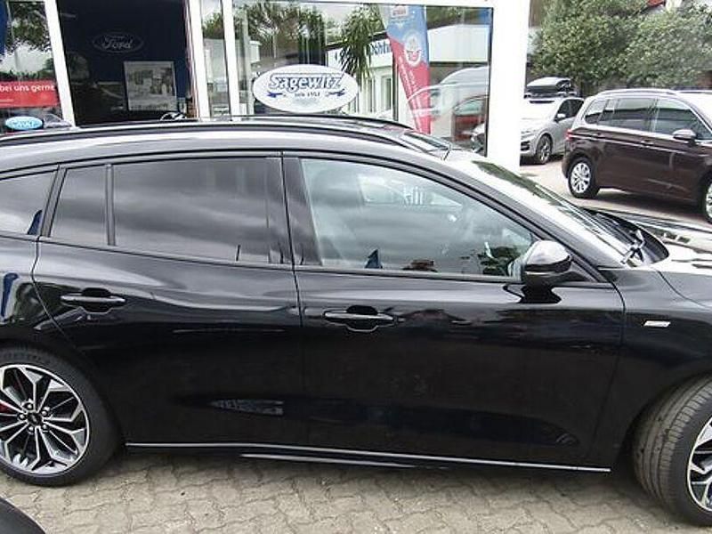 Gebraucht Ford Focus ST-Line X 116 PS (85 kW) 2024 Schwarz Limousine