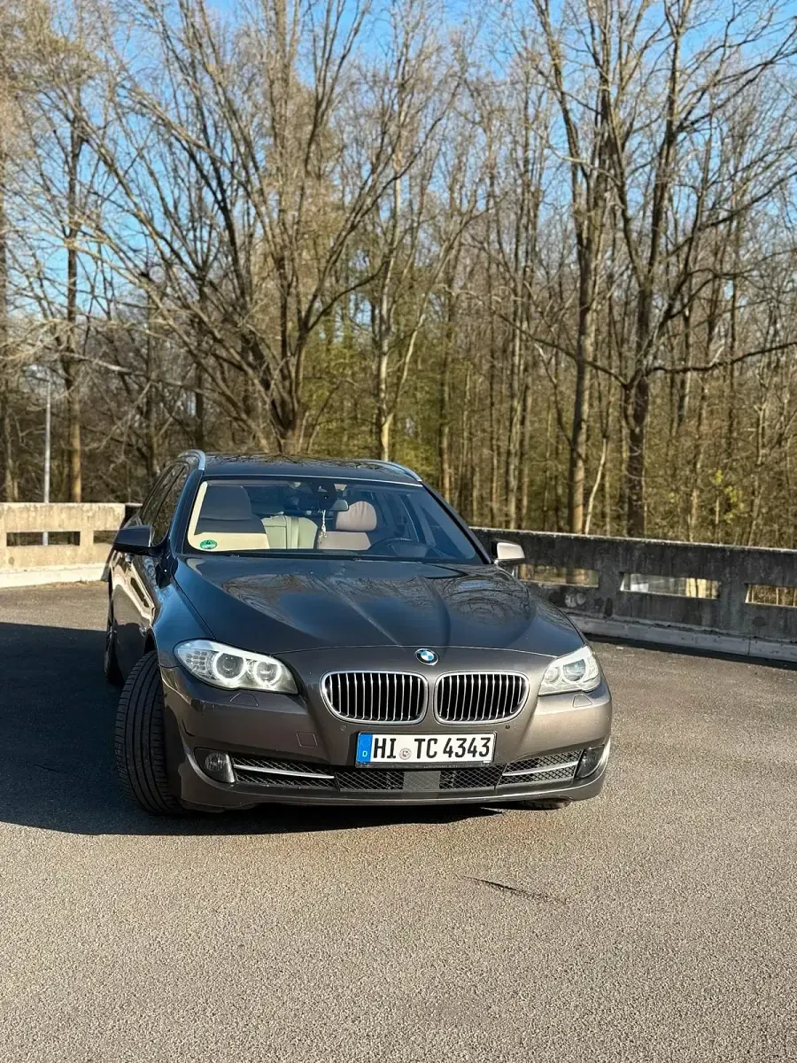 Gebraucht BMW 525 218 PS (160 kW) 2012 Braun Kombi