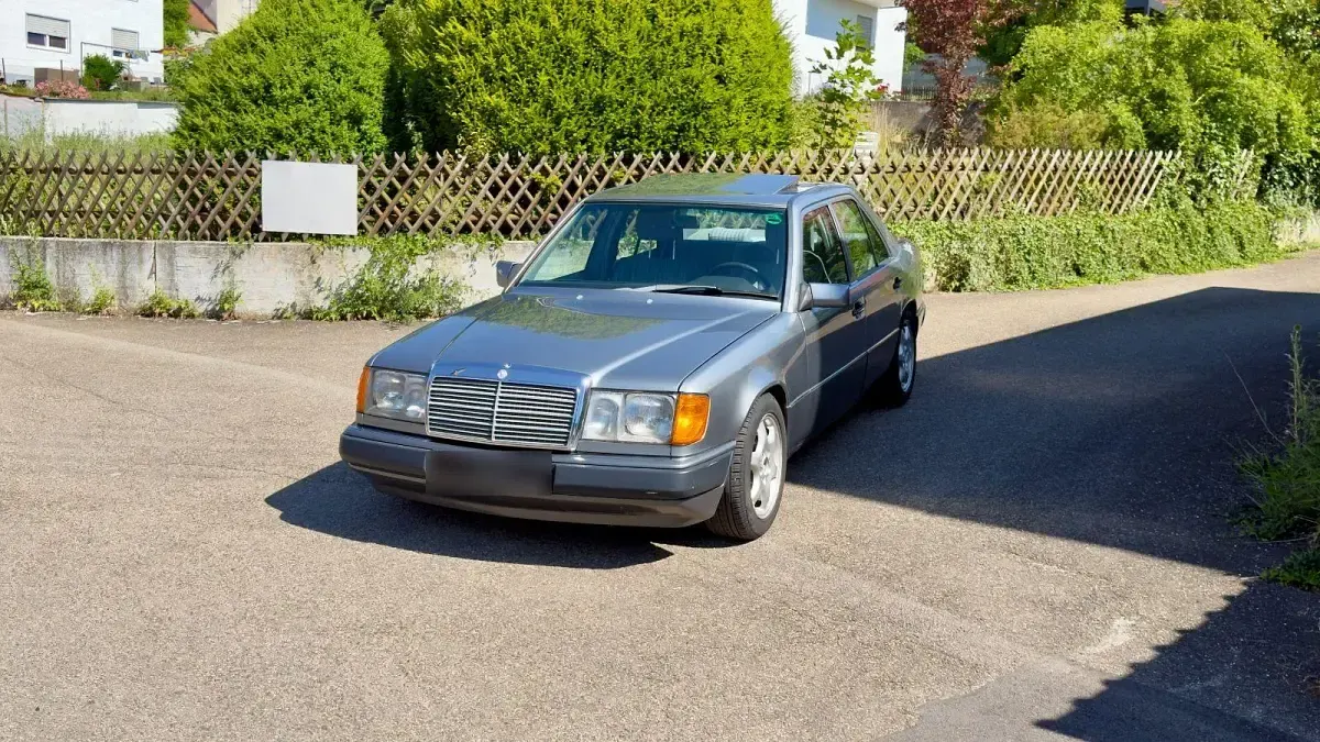 Gebraucht Mercedes E230 132 PS (97 kW) 1990 Limousine