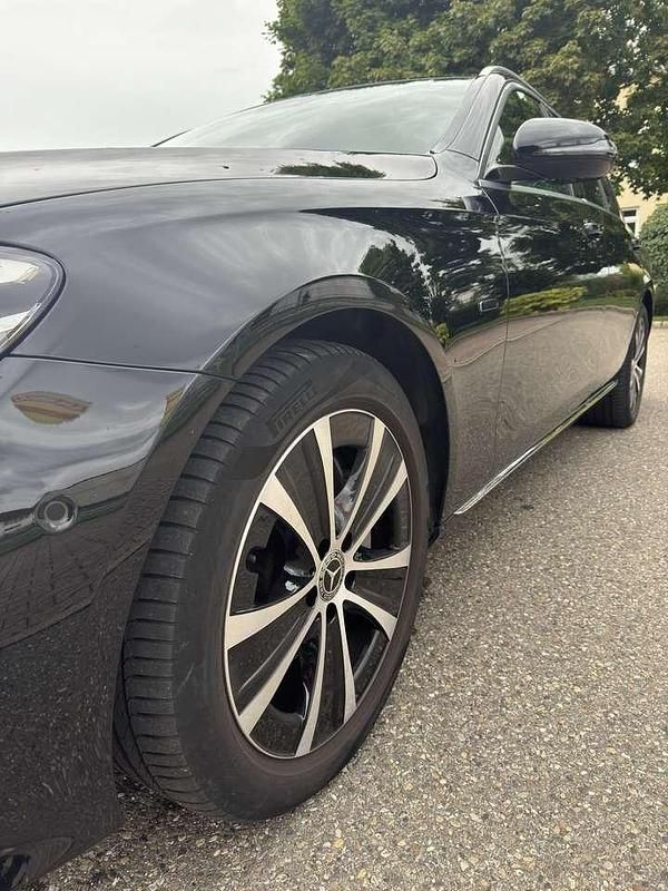 Gebraucht Mercedes E300 211 PS (155 kW) 2020 Schwarz Kombi