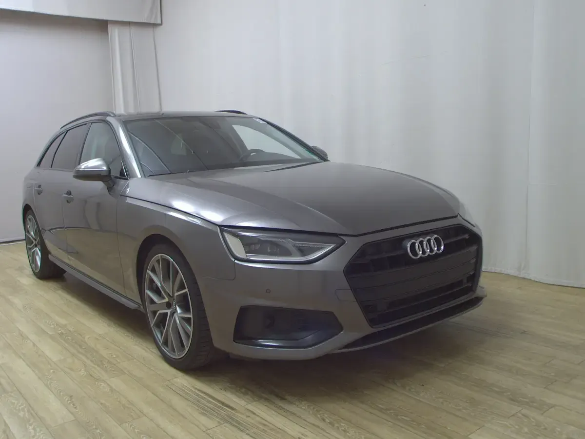 Gebraucht Audi A4 Advanced 190 PS (139 kW) 2020 Grau Kombi