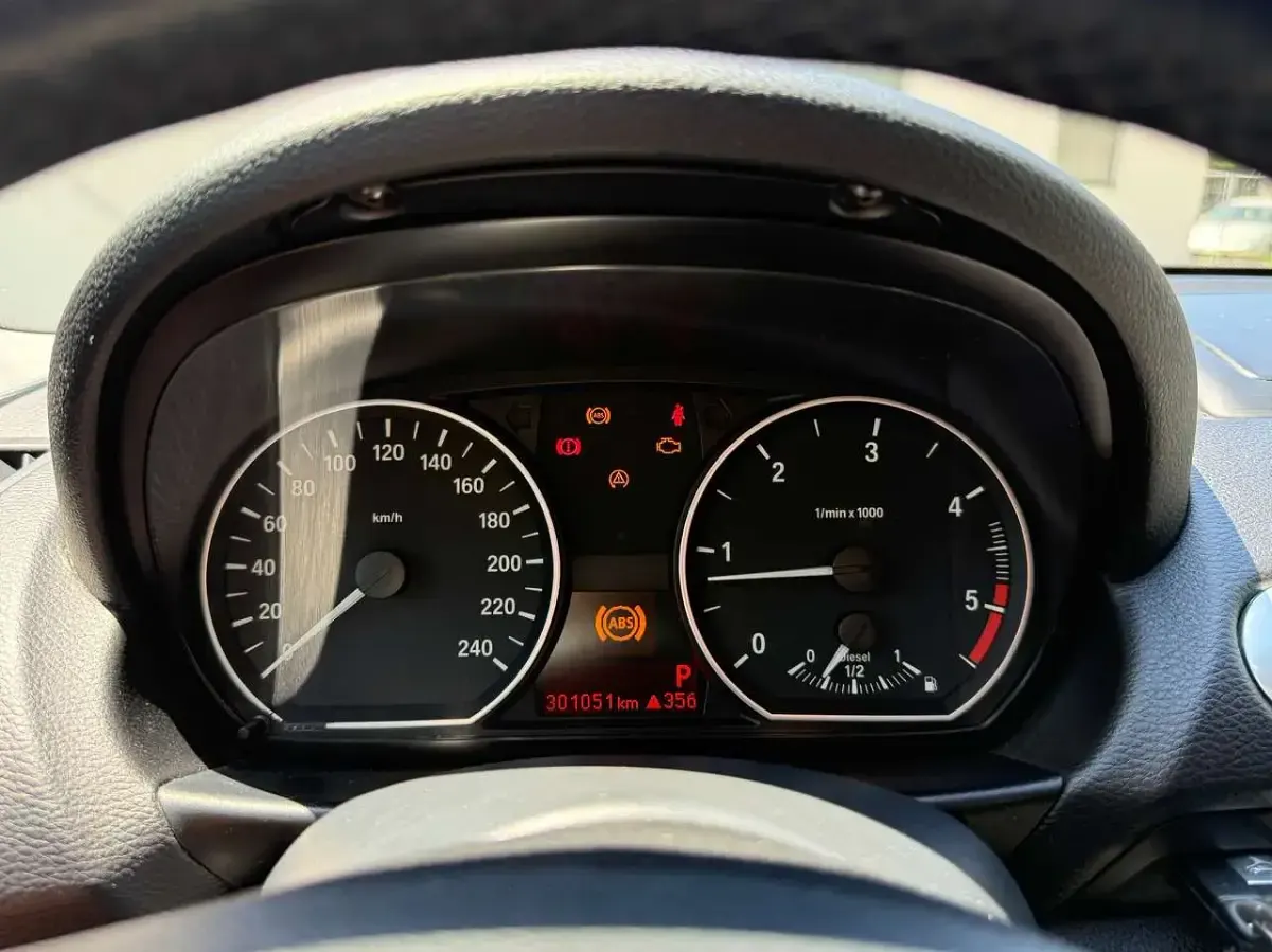 Gebraucht BMW 118 143 PS (105 kW) 2008 Titansilber metallic Kleinwagen