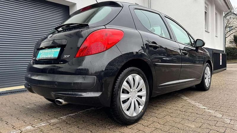 Gebraucht Peugeot 207 109 PS (80 kW) 2010 Schwarz Kleinwagen