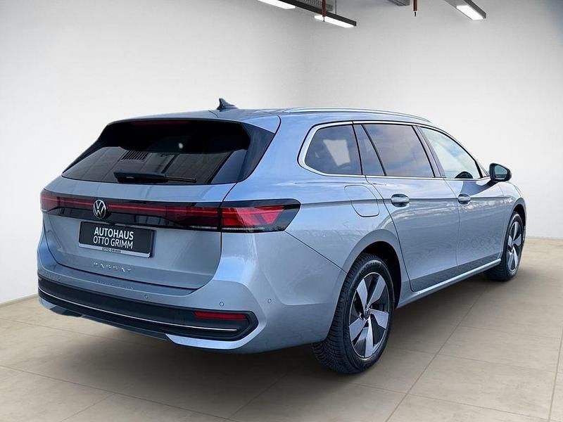 Gebraucht VW Passat Business 150 PS (110 kW) 2025 Silber Limousine