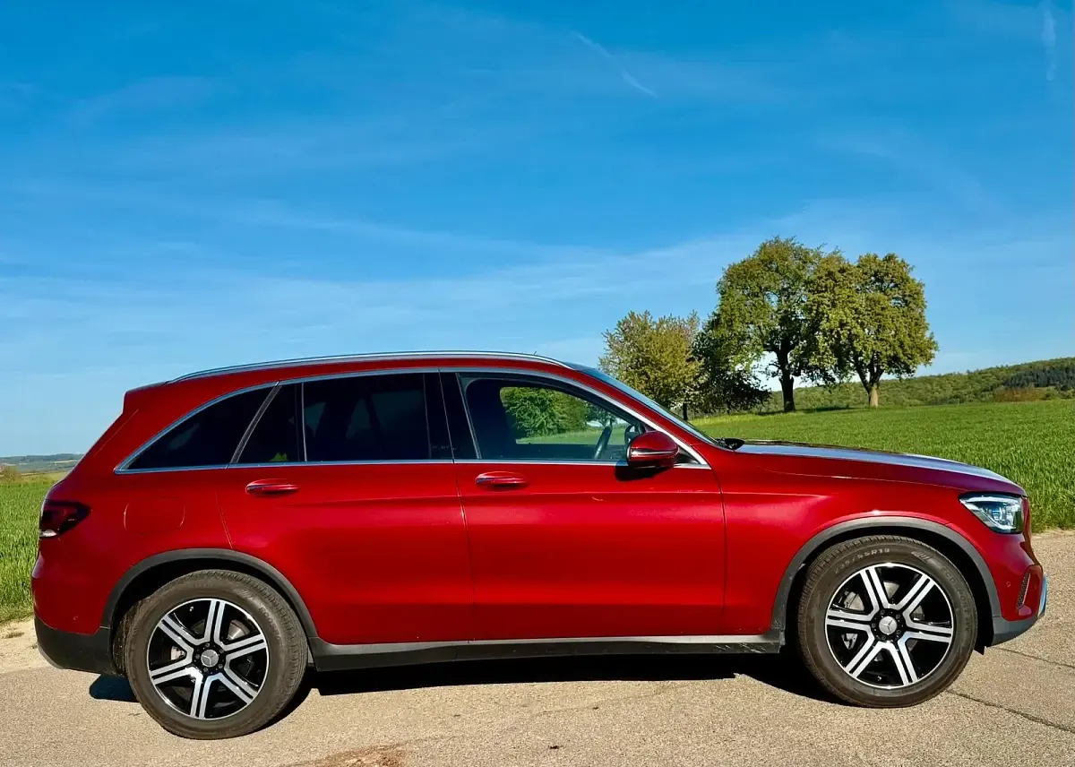 Gebraucht Mercedes GLC220 194 PS (142 kW) 2019 Rot SUV