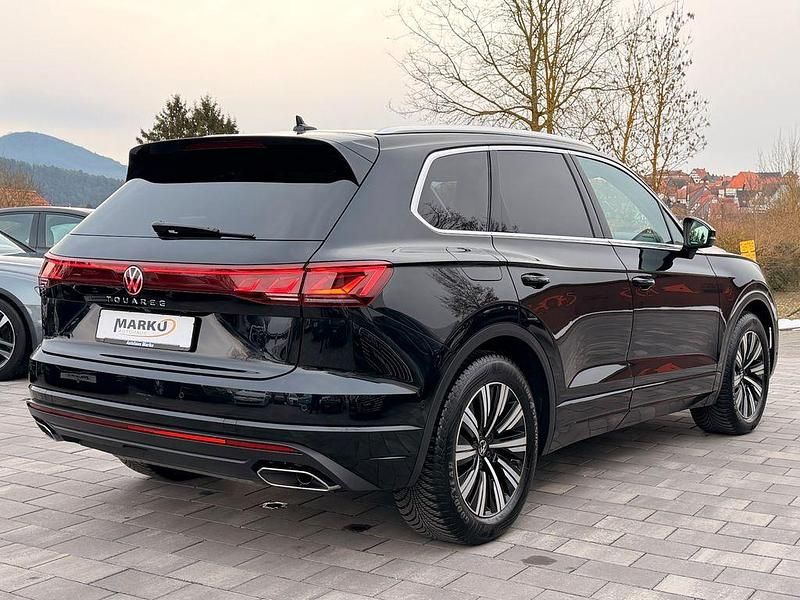 Gebraucht VW Touareg 231 PS (169 kW) 2024 Schwarz SUV