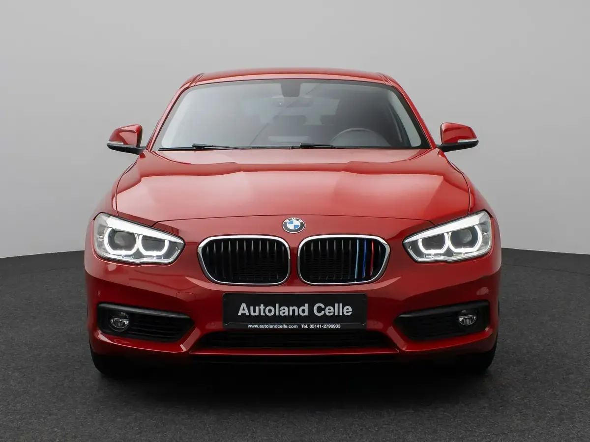 Gebraucht BMW 118 Advantage 136 PS (100 kW) 2018 Melbourne rot metallic a7schwarz Kleinwagen