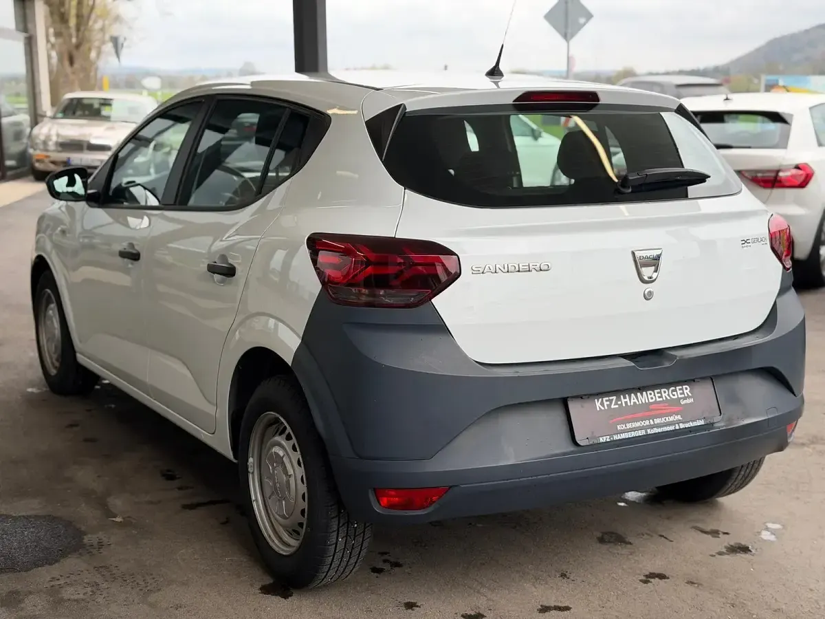 Gebraucht Dacia Sandero Acces 67 PS (49 kW) 2022 Weiß Limousine