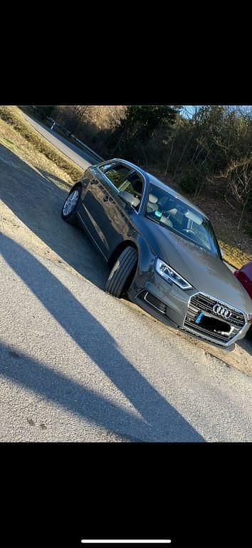 Grau Gebraucht 2018 Audi A3 Design Limousine | 18.190 € (Fairer Preis) - Bild 1/1