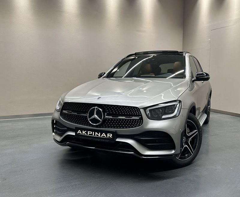 Silber Gebraucht 2021 Mercedes GLC400d Night SUV | 51.800 € (Etwas zu teuer) - Bild 1/4