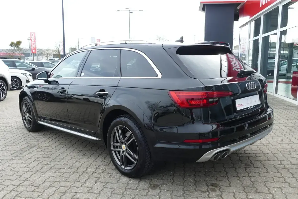 Gebraucht Audi A4 Allroad Comfort 163 PS (119 kW) 2018 Schwarz Kombi