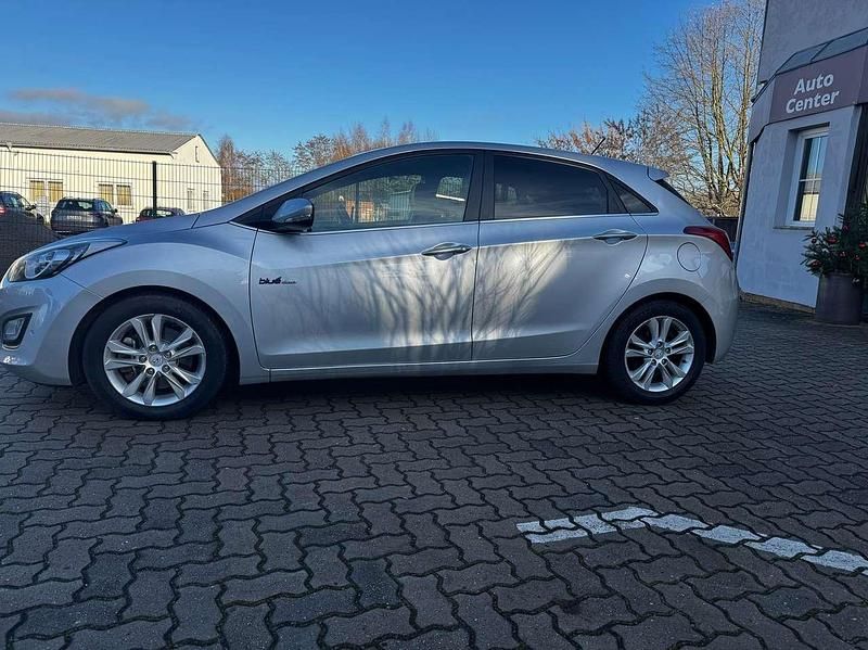 Gebraucht Hyundai i30 135 PS (99 kW) 2014 Silber Limousine