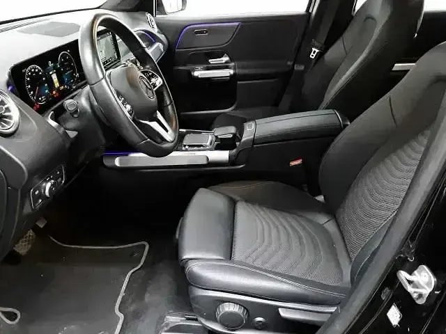 Gebraucht Mercedes EQB300 Progressive 167 kW (228 PS) 2023 Nachtschwarz SUV