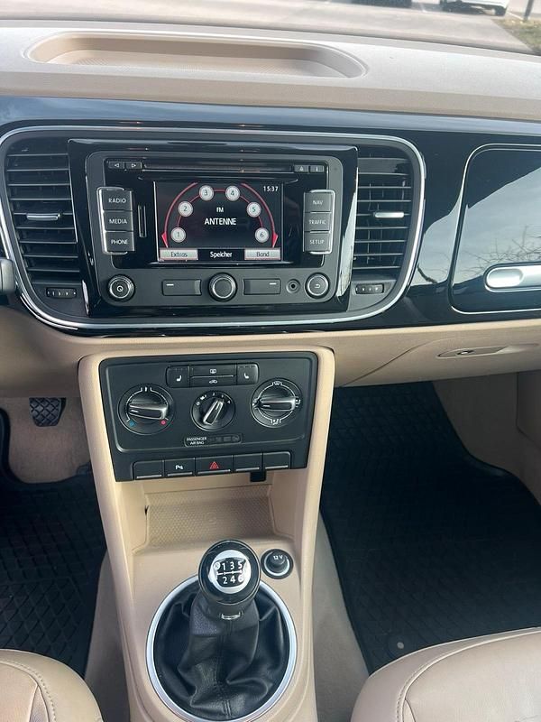 Gebraucht VW Beetle 140 PS (102 kW) 2014 Schwarz Kleinwagen