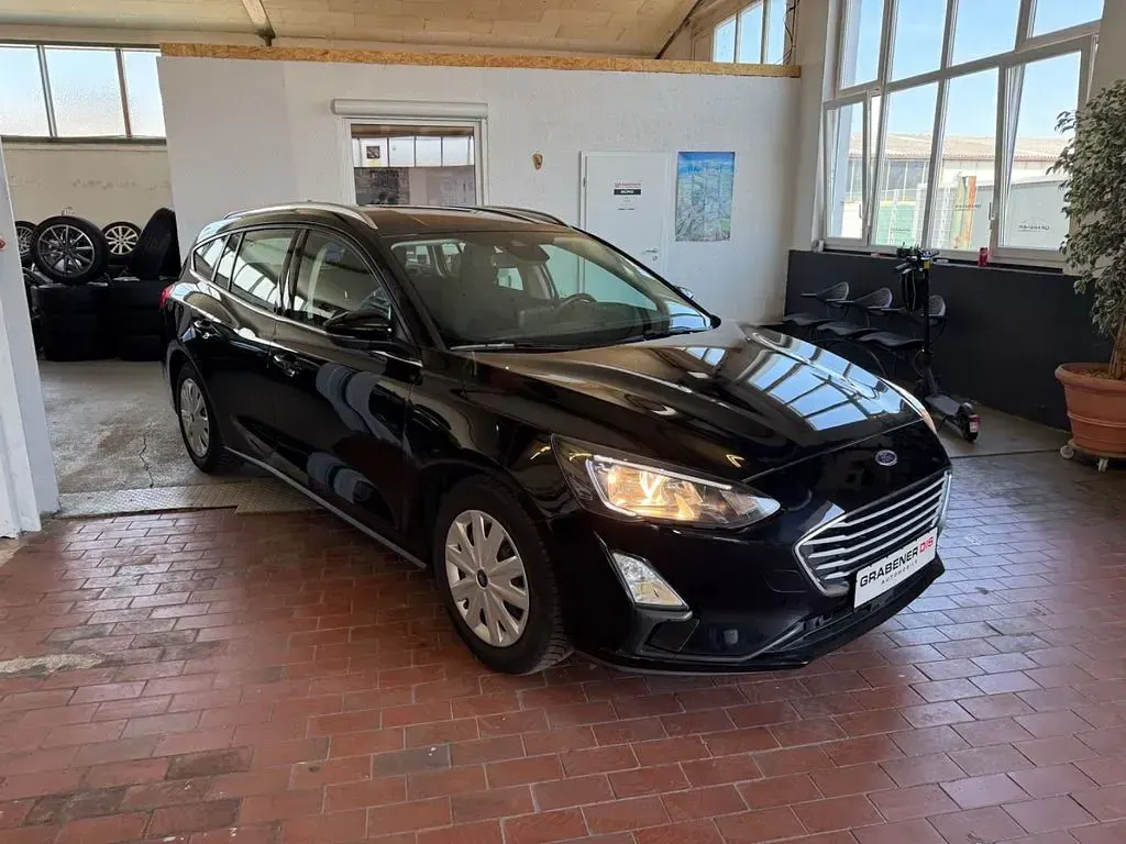 Gebraucht Ford Focus Cool & Connect 101 PS (74 kW) 2020 Schwarz Limousine