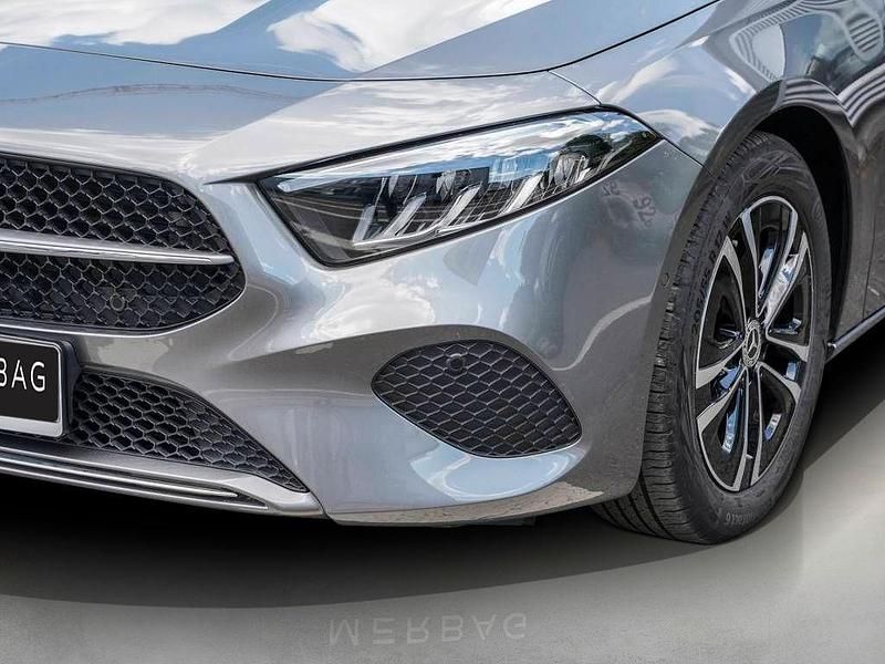 Gebraucht Mercedes A200 Advanced Plus 177 PS (130 kW) 2024 Mountaingrau Limousine