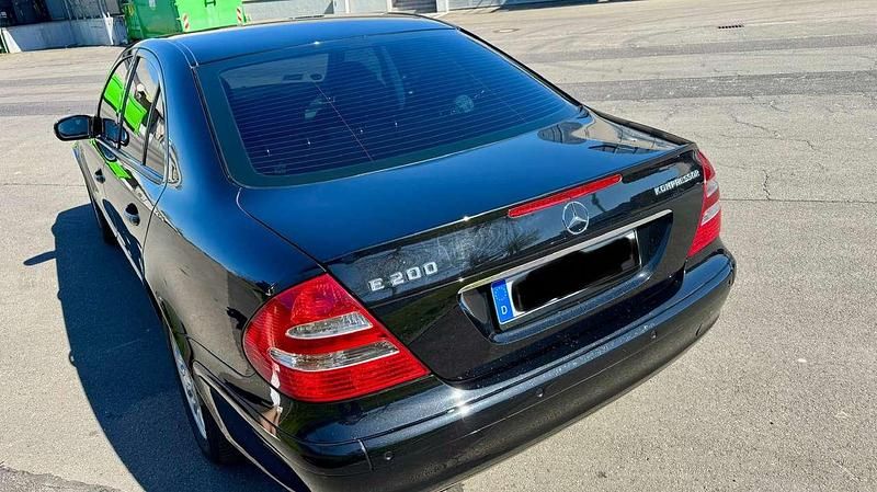Gebraucht Mercedes E200 Classic 163 PS (119 kW) 2005 Kombi