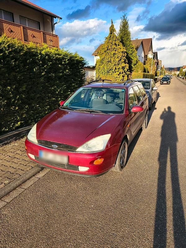 Gebraucht Ford Focus Ghia 116 PS (85 kW) 2000 Rot Kombi