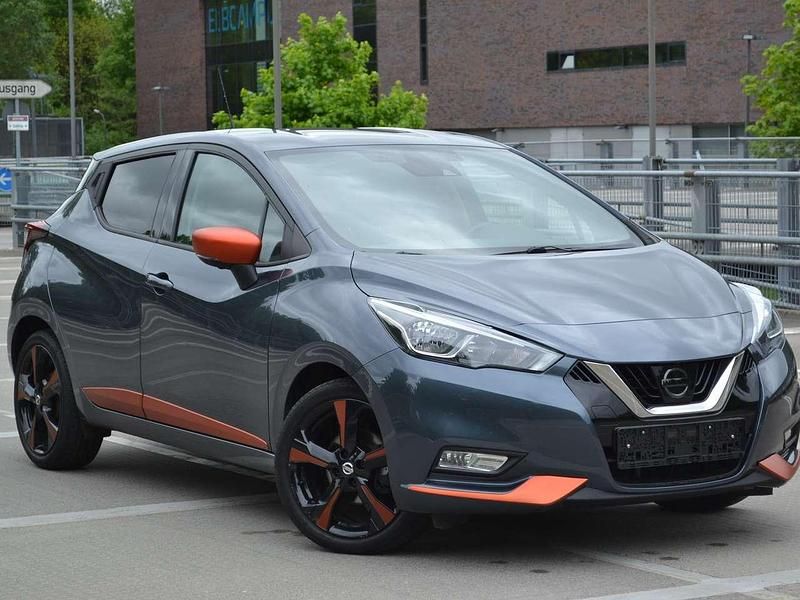 Grau Gebraucht 2017 Nissan Micra Tekna Kleinwagen | 9.999 € (Fairer Preis) - Bild 1/4