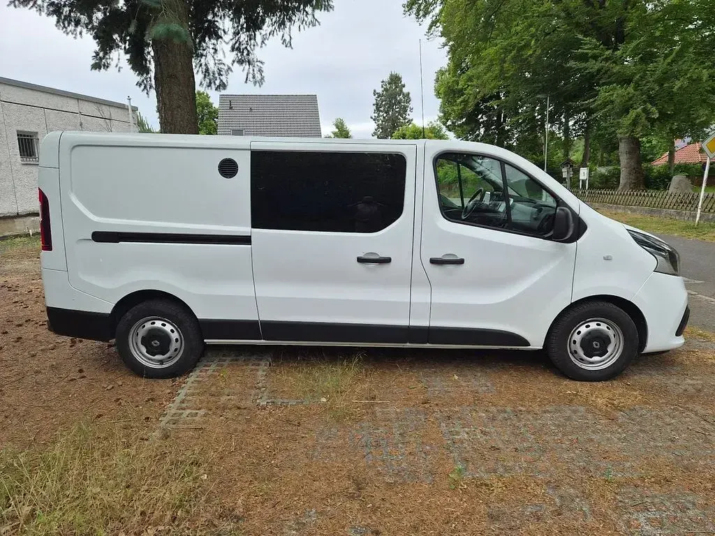 Gebraucht Renault Trafic Komfort 125 PS (91 kW) 2018 Weiß Van / Kleinbus