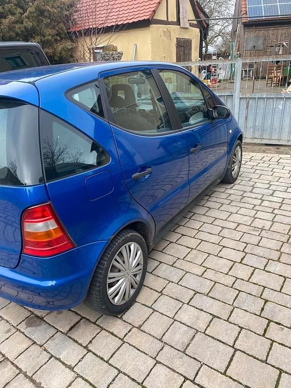 Gebraucht Mercedes A140 82 PS (60 kW) 2000 Blau Kleinwagen