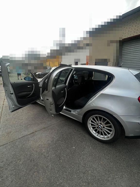 Silber Gebraucht 2006 BMW 116 Kleinwagen | 2.400 € (Guter Preis) - Bild 1/4