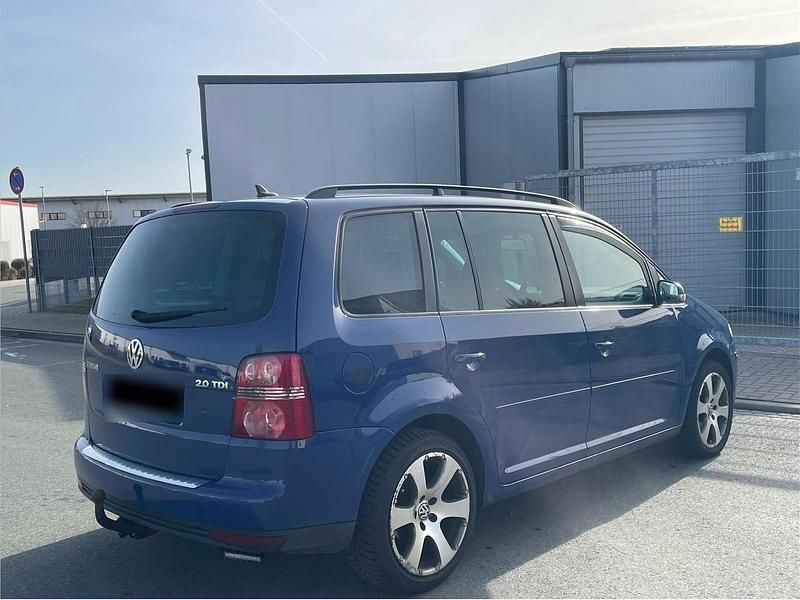 Gebraucht VW Touran 140 PS (102 kW) 2008 Blau Van / Kleinbus