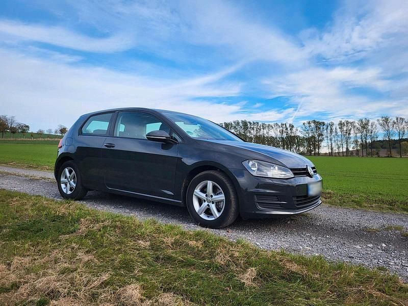 Gebraucht VW Golf VII 110 PS (80 kW) 2016 Grau Kleinwagen