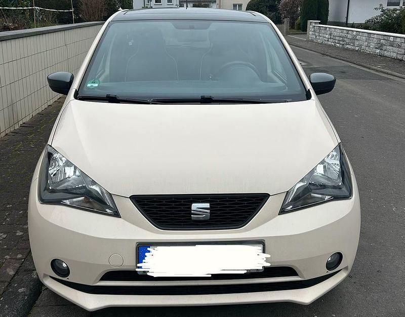 Beige Gebraucht 2014 Seat Mii Kleinwagen | 4.900 € (Fairer Preis) - Bild 1/4
