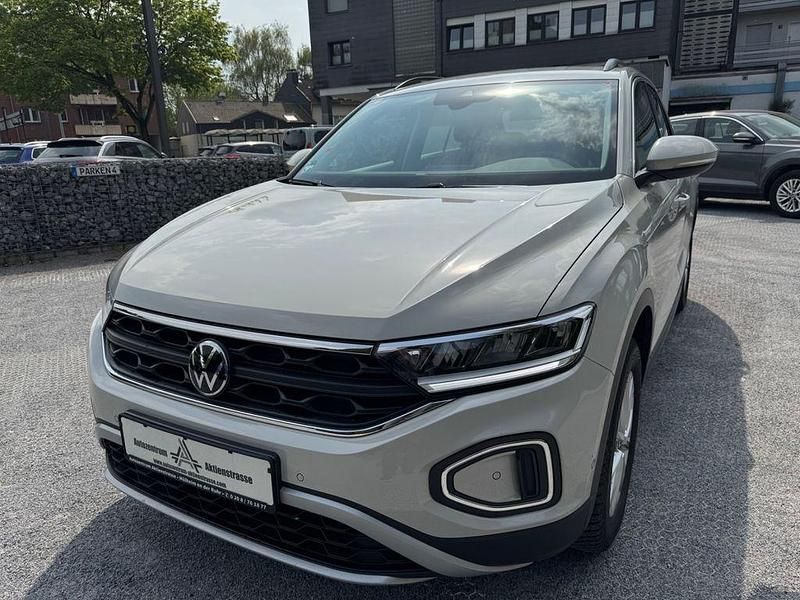 Gebraucht VW T-Roc Life 110 PS (80 kW) 2023 Grau SUV