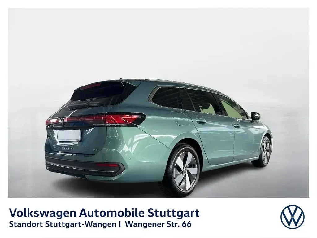 Gebraucht VW Passat Business 150 PS (110 kW) 2025 Grün Kombi