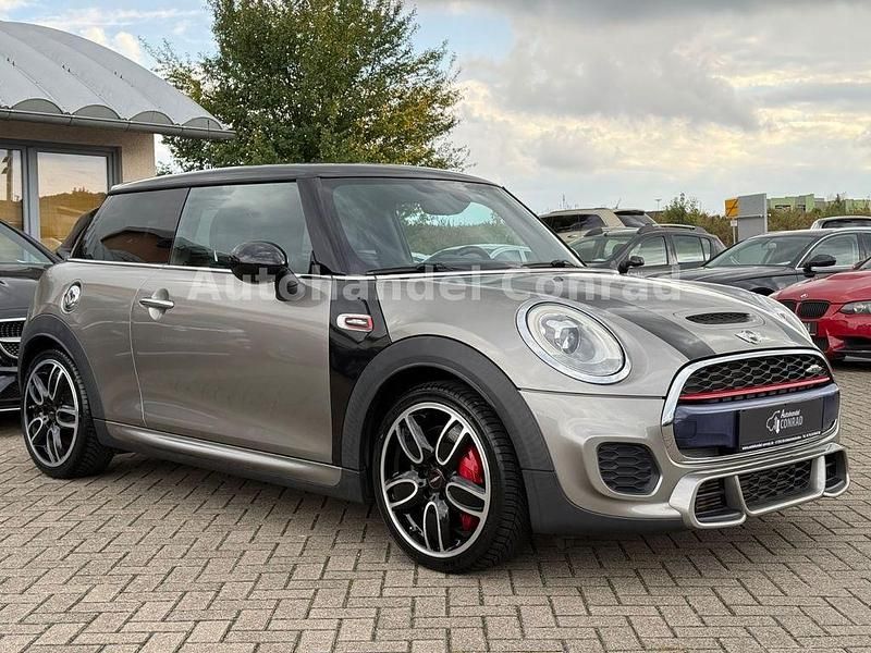 Silber Gebraucht 2016 Mini John Cooper Works Kleinwagen | 19.900 € (Guter Preis) - Bild 1/4