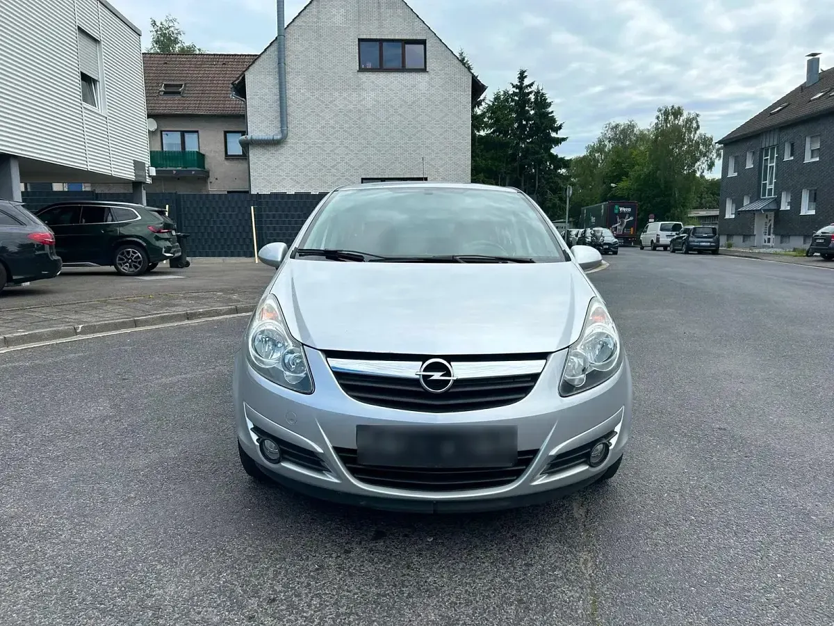 Gebraucht Opel Corsa 86 PS (63 kW) 2010 Silber Kleinwagen