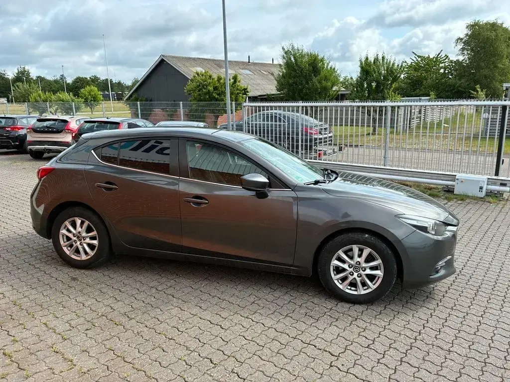 Gebraucht Mazda 3 Kizoku 120 PS (88 kW) 2017 Grau Limousine