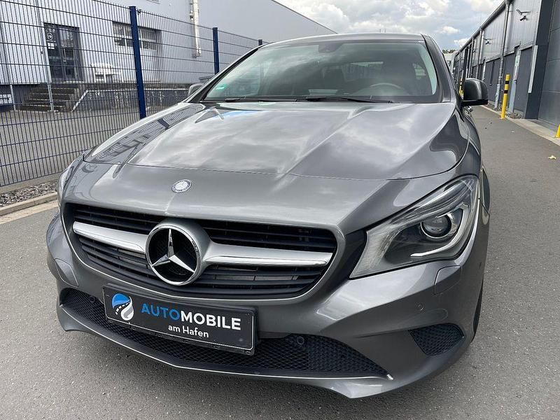 Gebraucht Mercedes CLA200 156 PS (114 kW) 2014 Grau Limousine