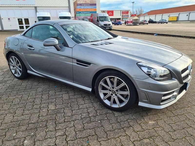 Grau Gebraucht 2012 Mercedes SLK250 Edition 1 Cabrio | 21.600 € (Etwas zu teuer) - Bild 1/4