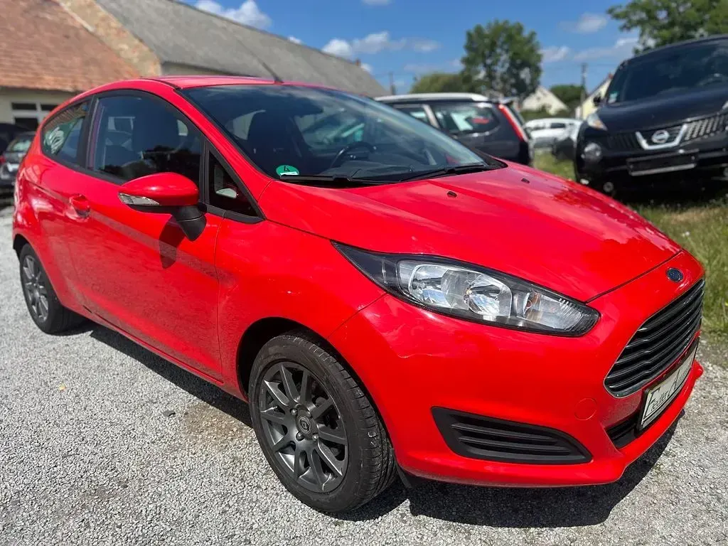 Gebraucht Ford Fiesta 60 PS (44 kW) 2013 Rot Limousine