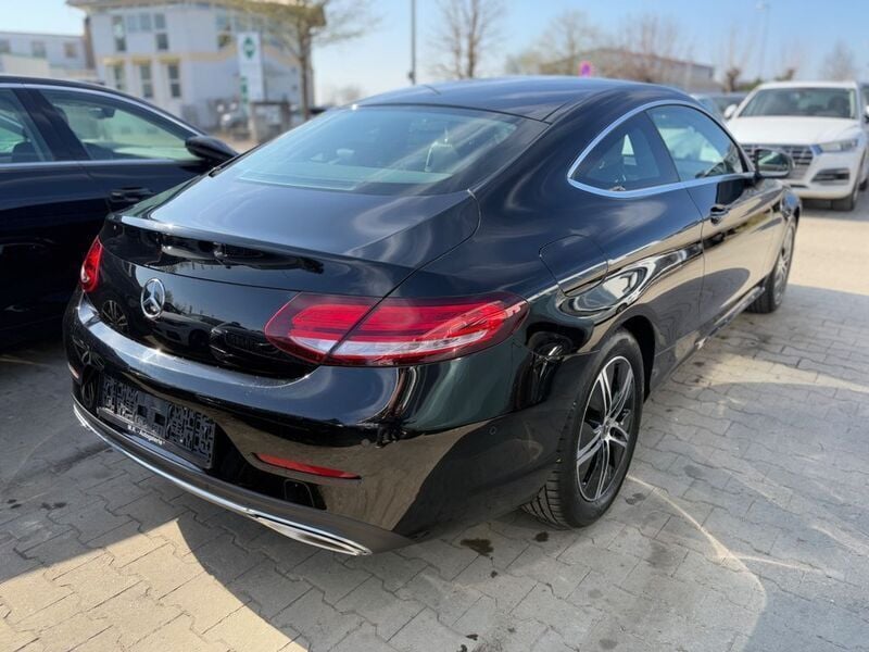 Gebraucht Mercedes C180 156 PS (114 kW) 2019 Schwarz Coupé