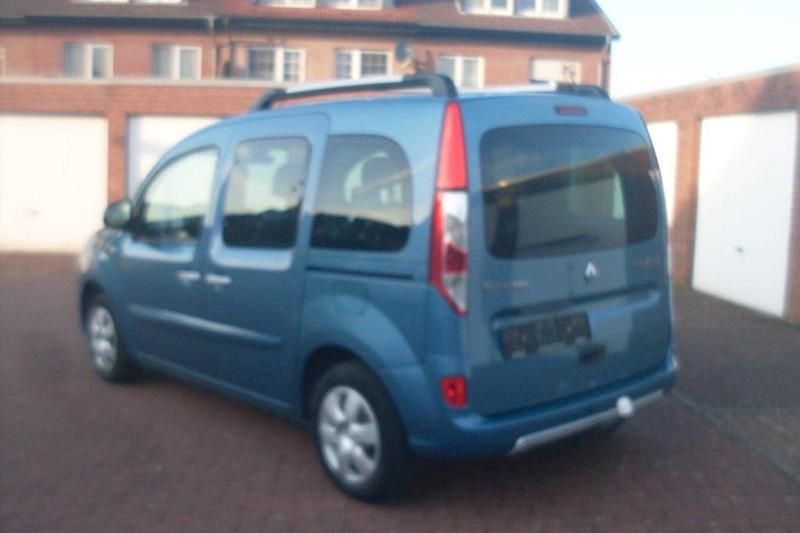Gebraucht Renault Kangoo Luxe 106 PS (77 kW) 2014 Blau Van / Kleinbus