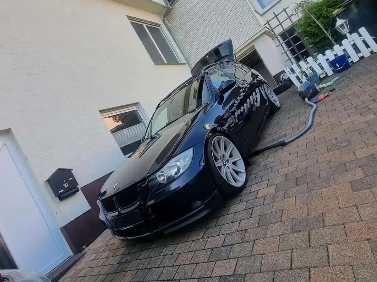 Gebraucht BMW 318 129 PS (94 kW) 2006 Blau Kombi