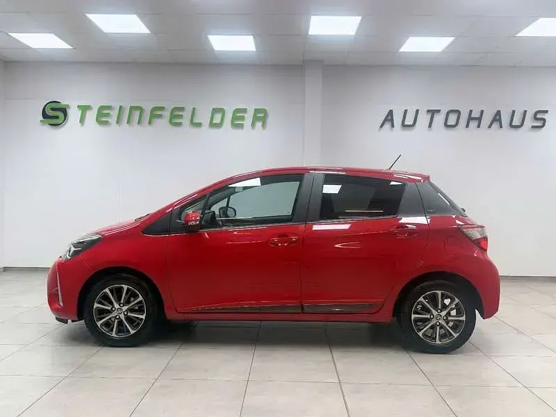 Gebraucht Toyota Yaris Team 111 PS (81 kW) 2020 Rot Kleinwagen