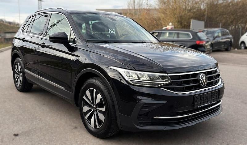 Gebraucht VW Tiguan Move 150 PS (110 kW) 2023 Schwarz SUV