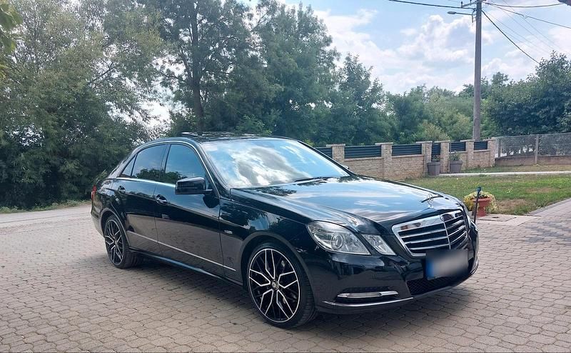 Gebraucht Mercedes E350 231 PS (169 kW) 2009 Schwarz Limousine
