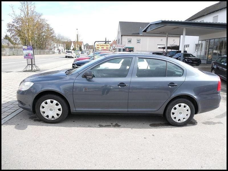 Gebraucht Skoda Octavia 122 PS (89 kW) 2010 Grau Limousine