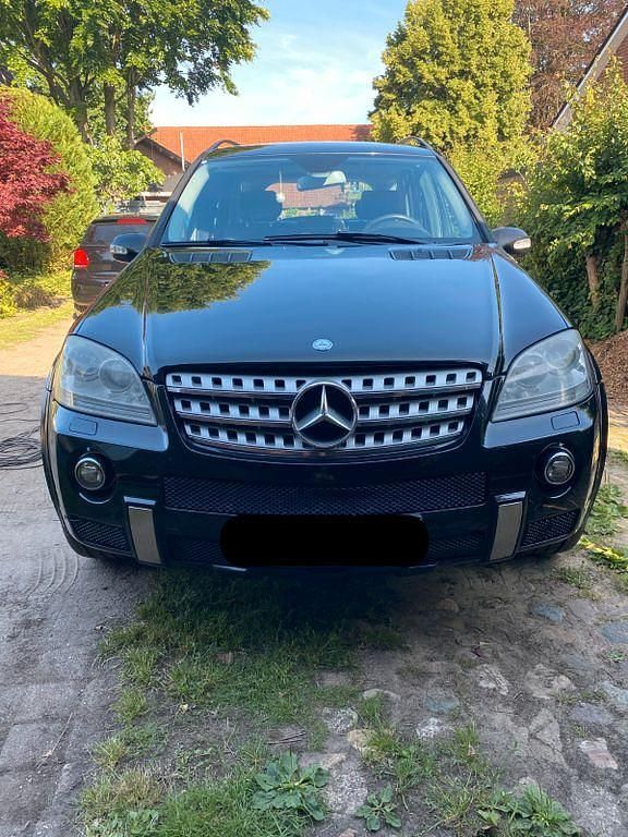 Schwarz Gebraucht 2007 Mercedes 320 SUV | 9.500 € (Fairer Preis) - Bild 1/4