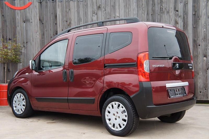 Gebraucht Peugeot Bipper 75 PS (55 kW) 2012 Rot Van / Kleinbus