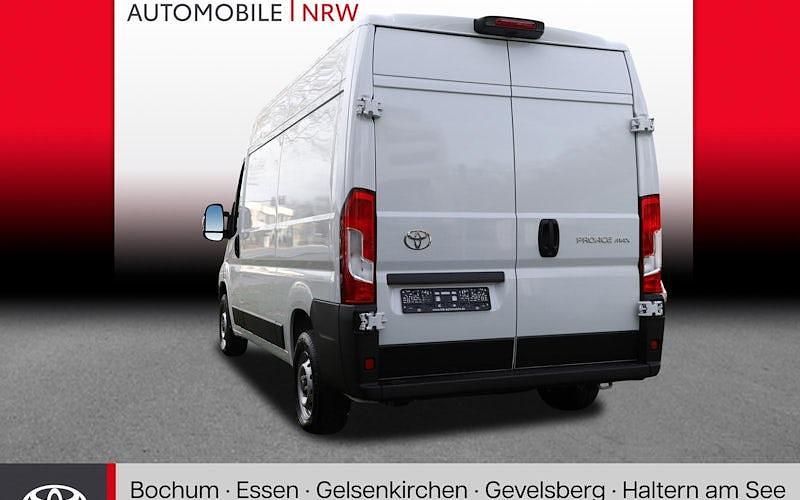 Gebraucht Toyota Proace 140 PS (102 kW) 2024 Weiß Van / Kleinbus