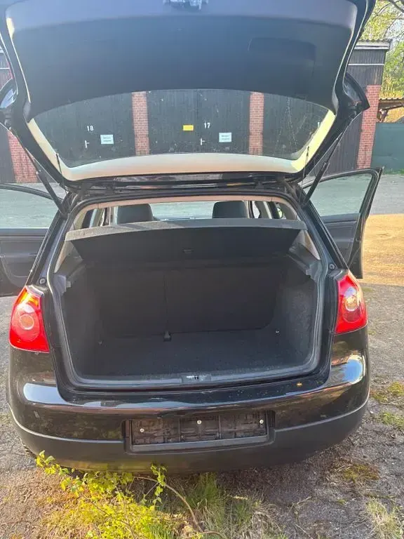 Gebraucht VW Golf IV Trendline 75 PS (55 kW) 2005 Schwarz Limousine