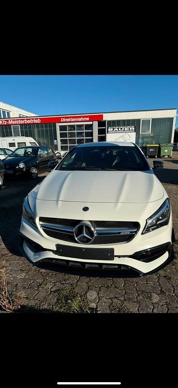 Weiß Gebraucht 2016 Mercedes CLA45 AMG AMG Limousine | 28.000 € (Fairer Preis) - Bild 1/4