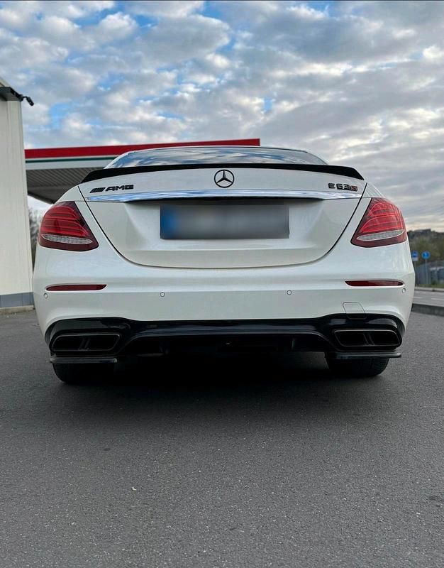 Gebraucht Mercedes E63S AMG AMG 612 PS (450 kW) 2018 Weiß Limousine